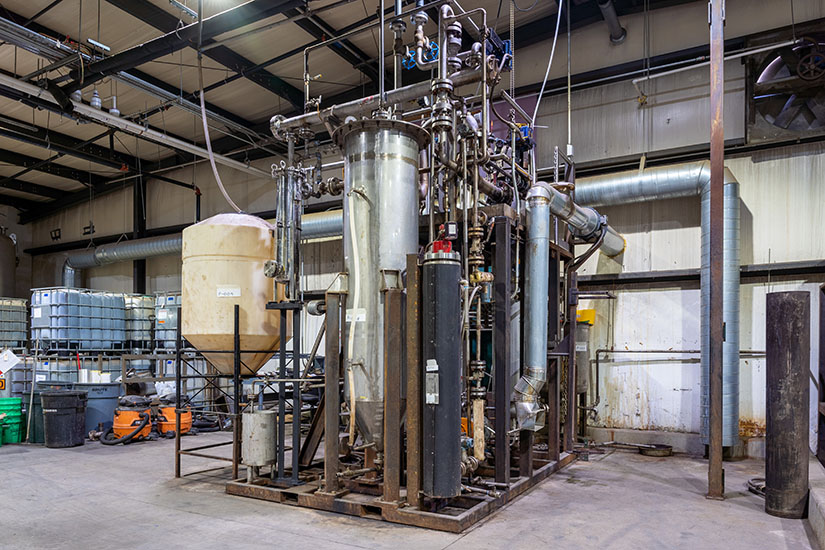 20250312-with-a-technology-license-from-mit-nrel-comstock-fuels-produce-jet-fuel-from-lignin-wausau-facility A reactor in a lab.